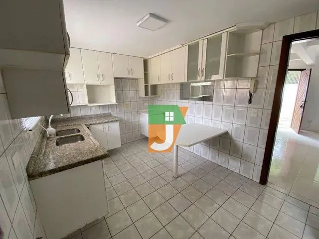 Imagem 5: Sobrado com 3 Dormitórios para Alugar, 95 M² por R$ 2.500/Mês - Uberaba - Curitiba/Pr