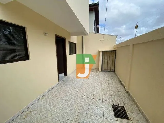 Imagem 4: Sobrado com 3 Dormitórios para Alugar, 95 M² por R$ 2.500/Mês - Uberaba - Curitiba/Pr