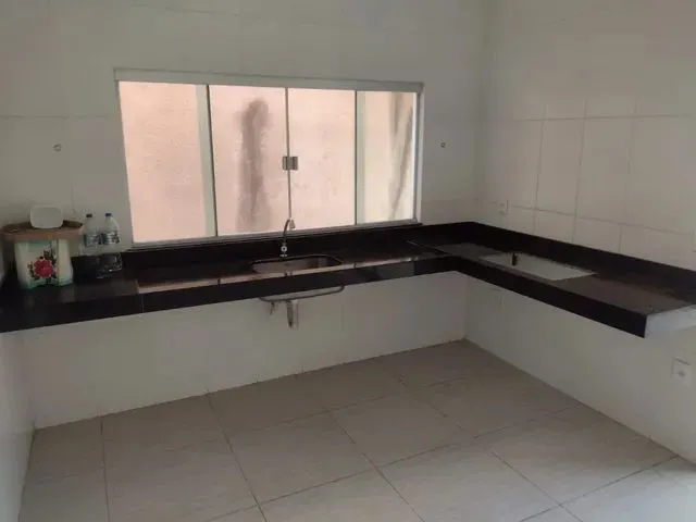 Imagem 4: Casa para Venda com 210 Metros Quadrados com 3 Quartos, Excelente Imóvel Já Habitada
