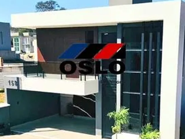 Imagem: A casa em condomínio possui 4 Dormitórios, 4 Suítes, 5