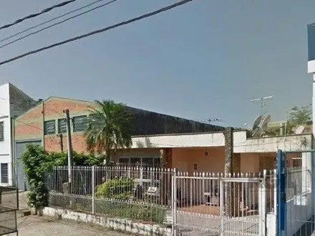 Imagem: Casa 3 Dormitórios com Suíte no Bairro