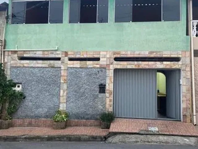Imagem: Excelente Casa e Bem Localizada no Bairro