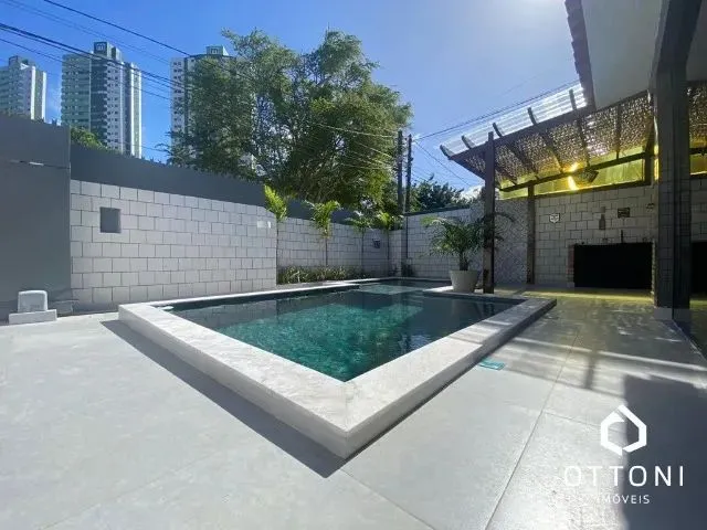 Imagem: Casa À Venda - 220 M2 - 4 Quartos - 2 Suítes