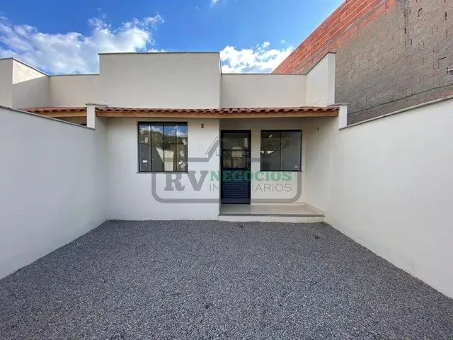 Imagem 5: )(- Ótima Casa Térrea com 2 Quartos Boa Área Externa e Garagem em Filgueiras