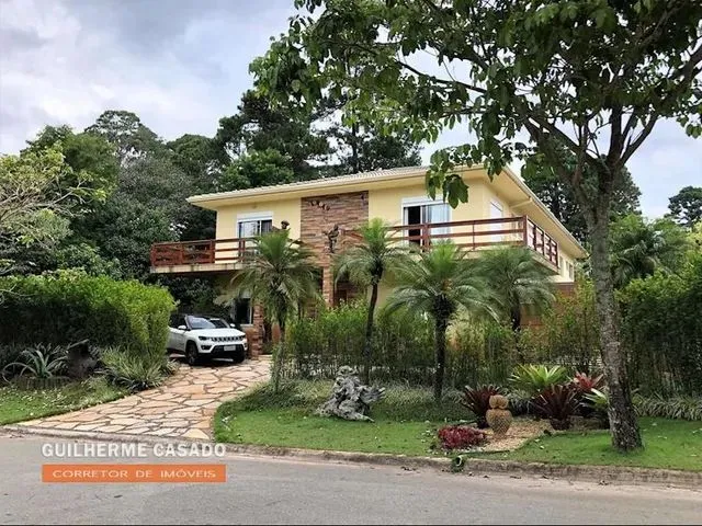 Imagem: A casa possui 4 Dormitórios, 4 Suítes, 5 Banheiros,