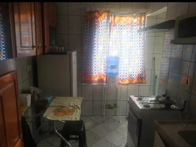 Imagem: O apartamento possui 1 Dormitório, 1 Banheiro, 1 Vaga na