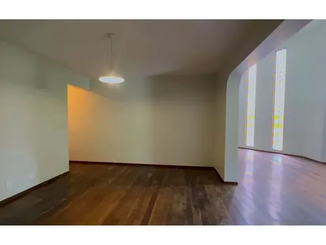 Imagem 2: Casa com 4 Quartos Sendo 2 Suítes 720 M2 Lago Norte