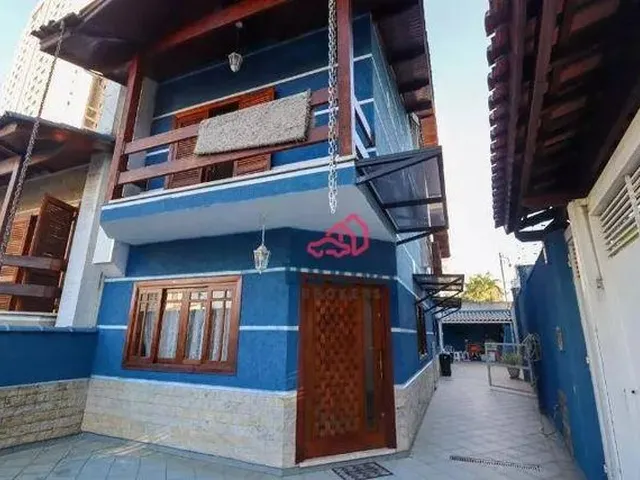 Imagem: Casa com 4 Dormitórios À Venda, 205 M²