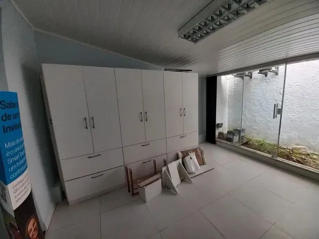Imagem: O depósito possui 1 Banheiro, 60m² de Área e está