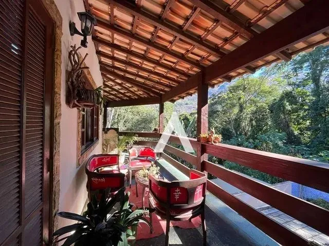 Imagem 15: Casa com 3 Quartos À Venda, 400 M² por R$ 850.000 - Parque do Imbui - Teresópolis/Rj