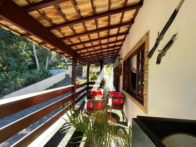 Imagem 6: Casa com 3 Quartos À Venda, 400 M² por R$ 850.000 - Parque do Imbui - Teresópolis/Rj