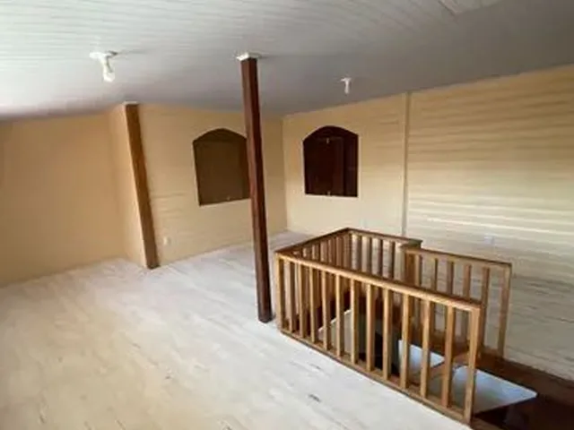 Imagem: A casa possui 3 Dormitórios, 2 Banheiros, 1 Vaga na