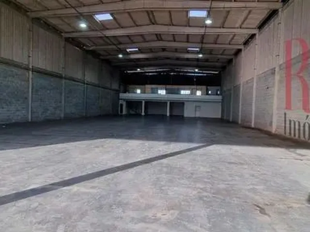 Imagem 3: Alugo Galpão 1.000M² Próx Cd Walmart em Condomínio Pé Dir 10M 4 Docas Piso P/ Alta