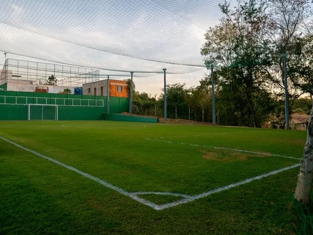 Imagem: Lote com 360 M2