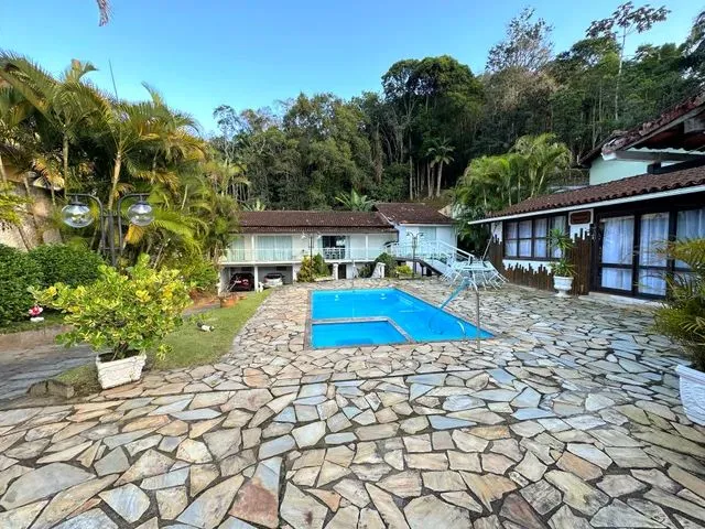 Imagem: Linda Casa Recém Reformada com 450 M2
