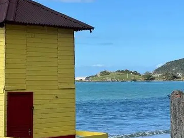 Imagem 3: Casa com 3 Dormitórios, Garagem Coberta, Pátio, Próx as Praias