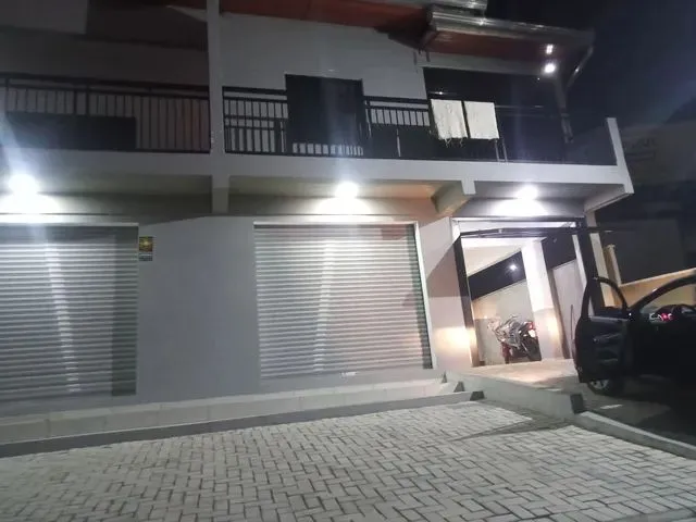 Imagem: Sobrado com Sala Comercial em Amp Quot