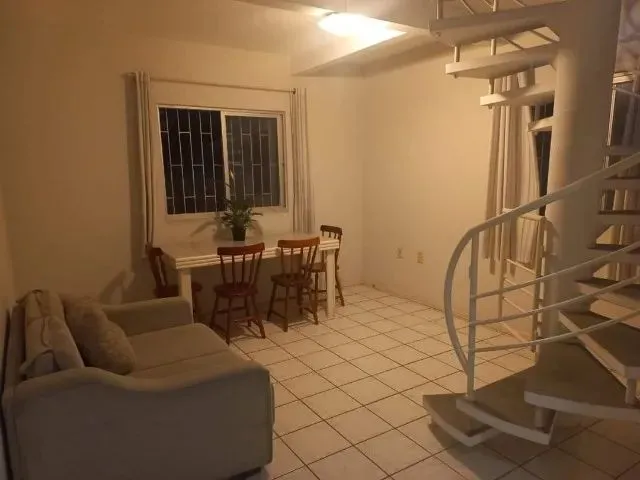 Imagem 2: Quarto Individual com Banheiro Privativo no Estreito Apenas 5 Minutos do Centro de Floripa