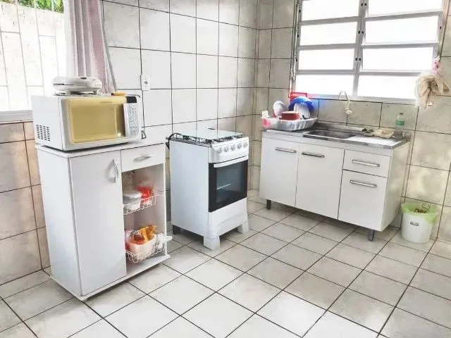 Imagem 5: Quarto Individual com Banheiro Privativo no Estreito Apenas 5 Minutos do Centro de Floripa