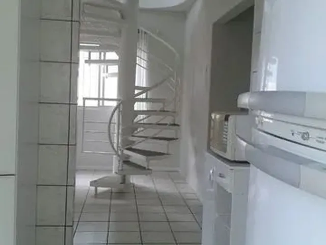 Imagem 6: Quarto Individual com Banheiro Privativo no Estreito Apenas 5 Minutos do Centro de Floripa