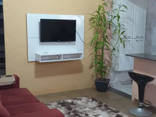 Imagem: A casa possui 2 Dormitórios, 1 Banheiro, 1 Vaga na