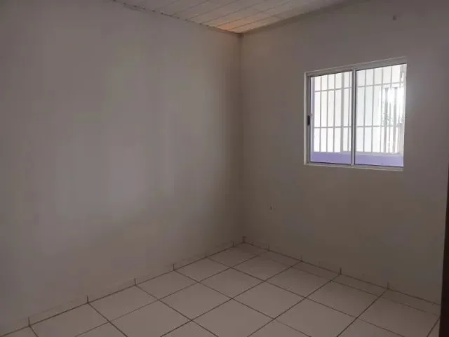 Imagem 5: Casa com Três Quartos para Alugar