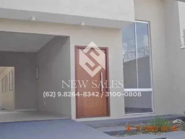 Imagem: A casa possui 3 Dormitórios, 1 Suíte, 2 Banheiros, 5