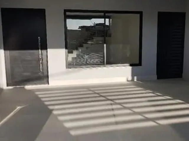 Imagem 9: Vende- Se Casa com 3 Quartos e Piscina