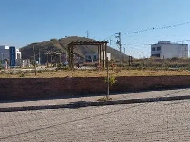 Imagem 12: Vende- Se Casa com 3 Quartos e Piscina