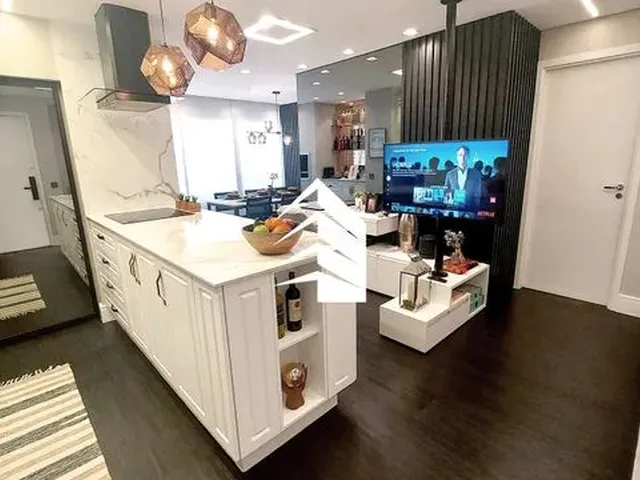Imagem: O apartamento possui 2 Dormitórios, 1 Suíte, 2 Banheiros,