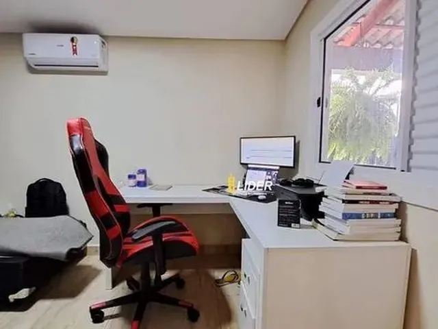 Imagem: Casa À Venda, 3 Quartos, 1 Suíte, 1 Vaga