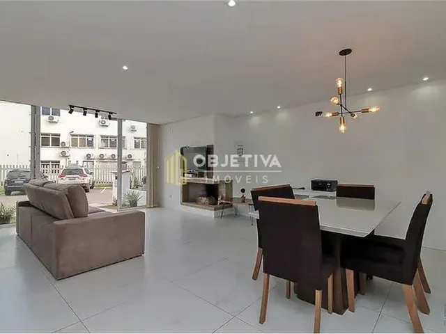 Imagem: A casa possui 3 Dormitórios, 1 Suíte, 3 Banheiros, 2