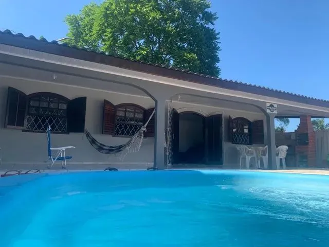 Imagem 1: Casa com Piscina em Guaratuba