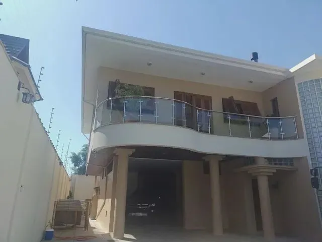 Imagem 1: Sobrado para Venda com 235 Metros Quadrados com 3 Quartos em Centro - Canoas - Rs