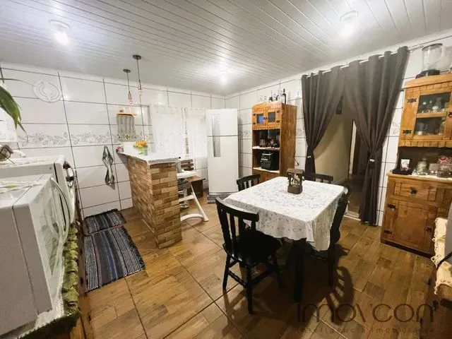 Imagem 5: Casa para Venda em Joinville, Nova Brasília, 3 Dormitórios, 2 Suítes, 2 Banheiros, 2