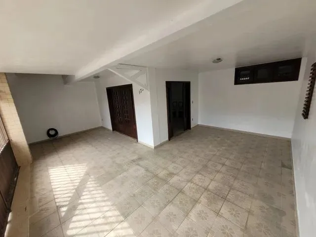 Imagem: Vendo Casa 160M² com 4 Quartos Sendo 1