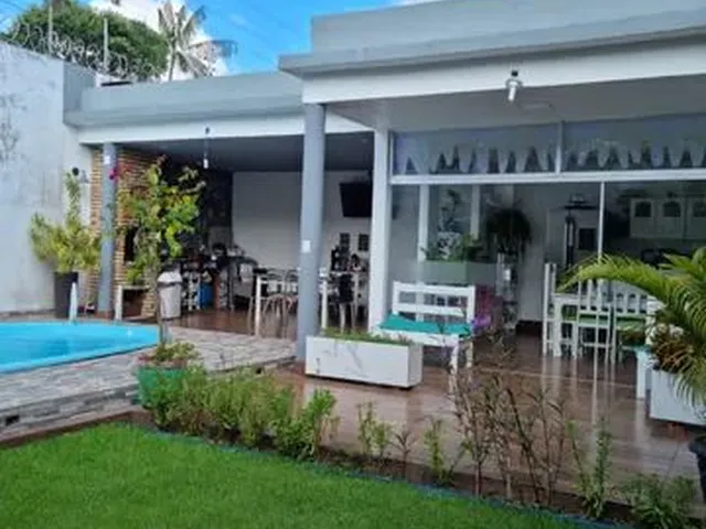 Imagem: Casa para Venda com 4/4 Quartos, 2 Suites