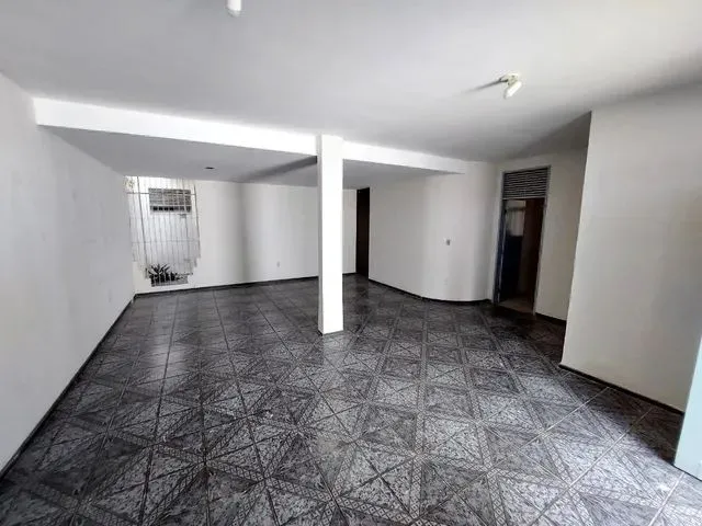 Imagem 8: Casa para Aluguel com 300 Metros Quadrados com 3 Quartos em Potilandia - Natal - Rio Grand