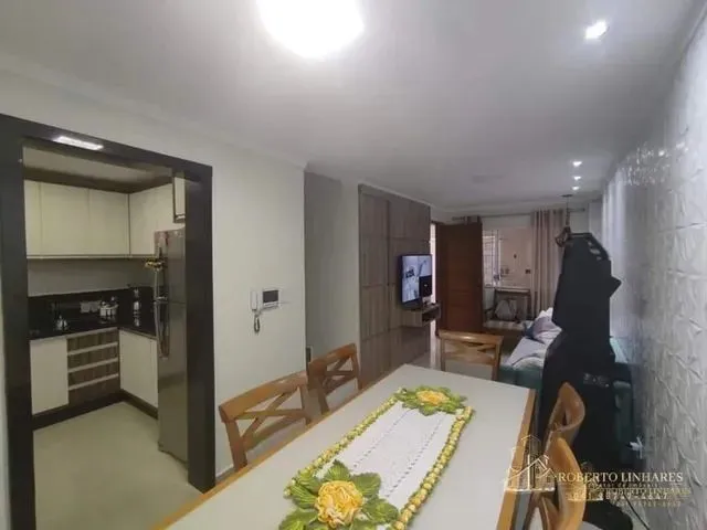 Imagem: A casa possui 3 Dormitórios, 1 Banheiro, 1 Vaga na