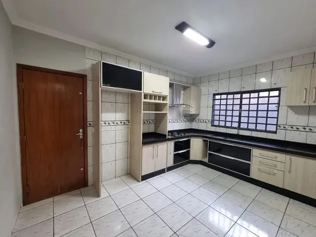 Imagem: Alugo Rápido Sem Fiador Casa Três Quartos