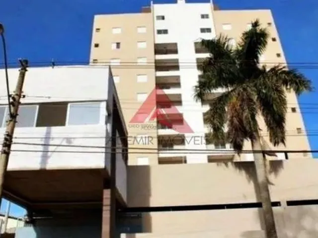 Imagem: O apartamento possui 2 Dormitórios, 1 Suíte, 1 Banheiro,