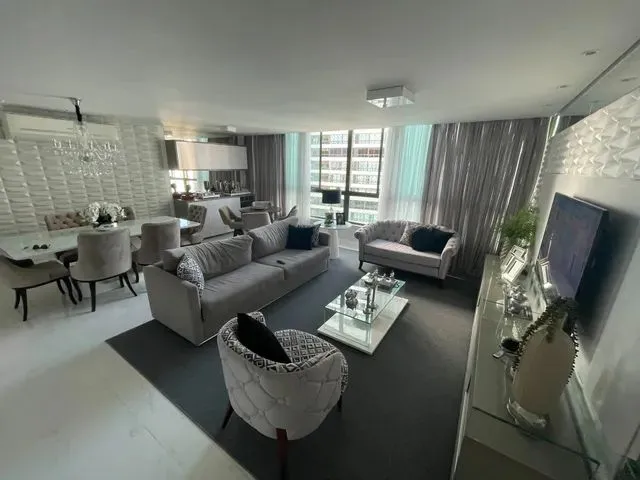 Imagem: O apartamento possui 4 Dormitórios, 4 Suítes, 5