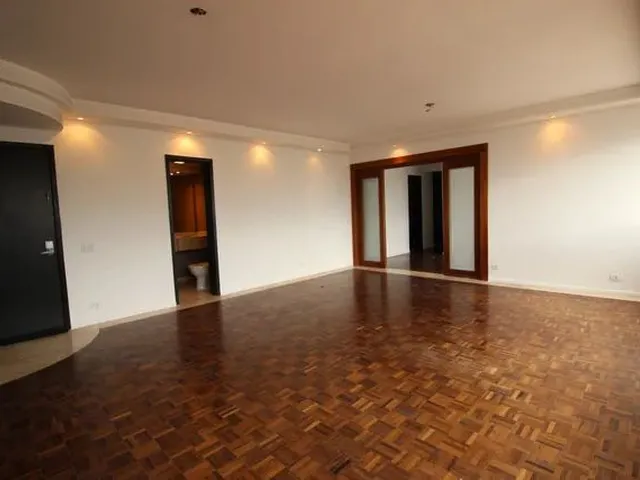 Imagem 13: Apartamento com 4 Dormitórios de Fácil Acesso com Apla Planta