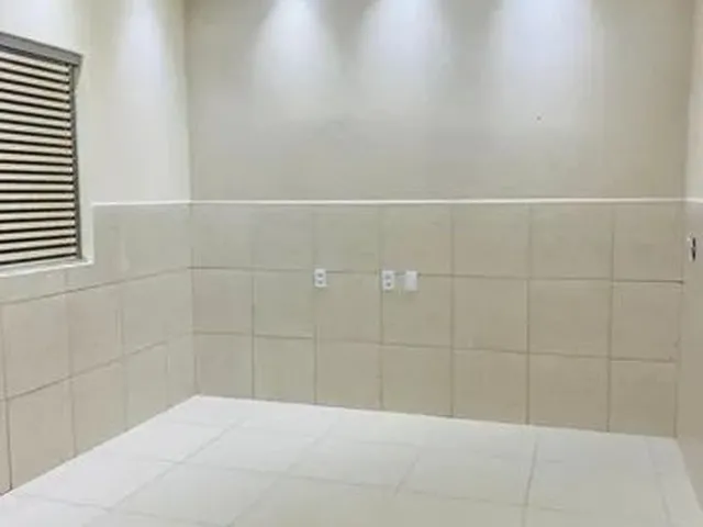 Imagem: A casa possui 2 Dormitórios, 2 Banheiros, 2 Vagas na