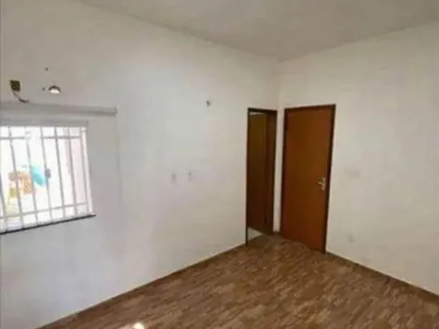 Imagem 1: Casa para Venda Possui 150 Metros Quadrados com 2 Quartos em Barcelona