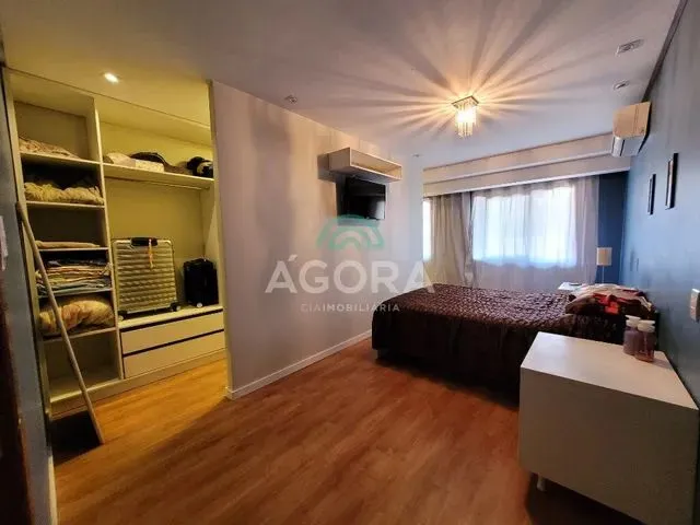 Imagem 8: Ótimo Sobrado de 4(Quatro) Dormitórios, Sendo 1(Um) Amplo Closet em Niterói - Canoas
