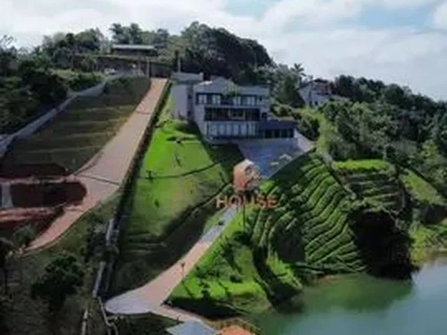 Imagem: Casa com 6 Dormitórios À Venda, 700 M²