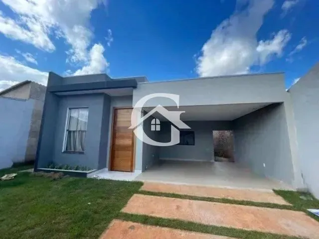 Imagem: Casa Moderna Seminova À Venda com Três