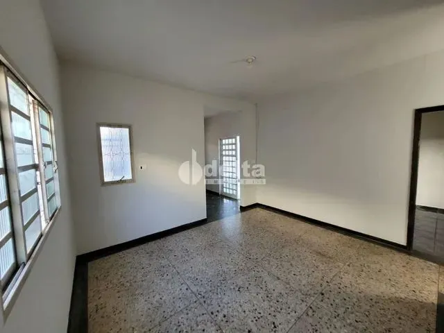 Imagem: Casa para Aluguel, 4 Quartos, 1 Suíte