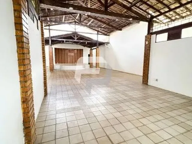 Imagem: Casa com 4 Dormitórios - Venda por R$ 550.000,00